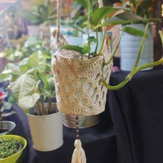 Maceteros colgantes de crochet